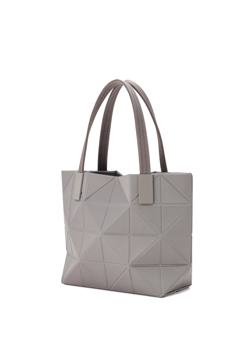 TRACK HANDBAG | The official ISSEY MIYAKE ONLINE STORE 