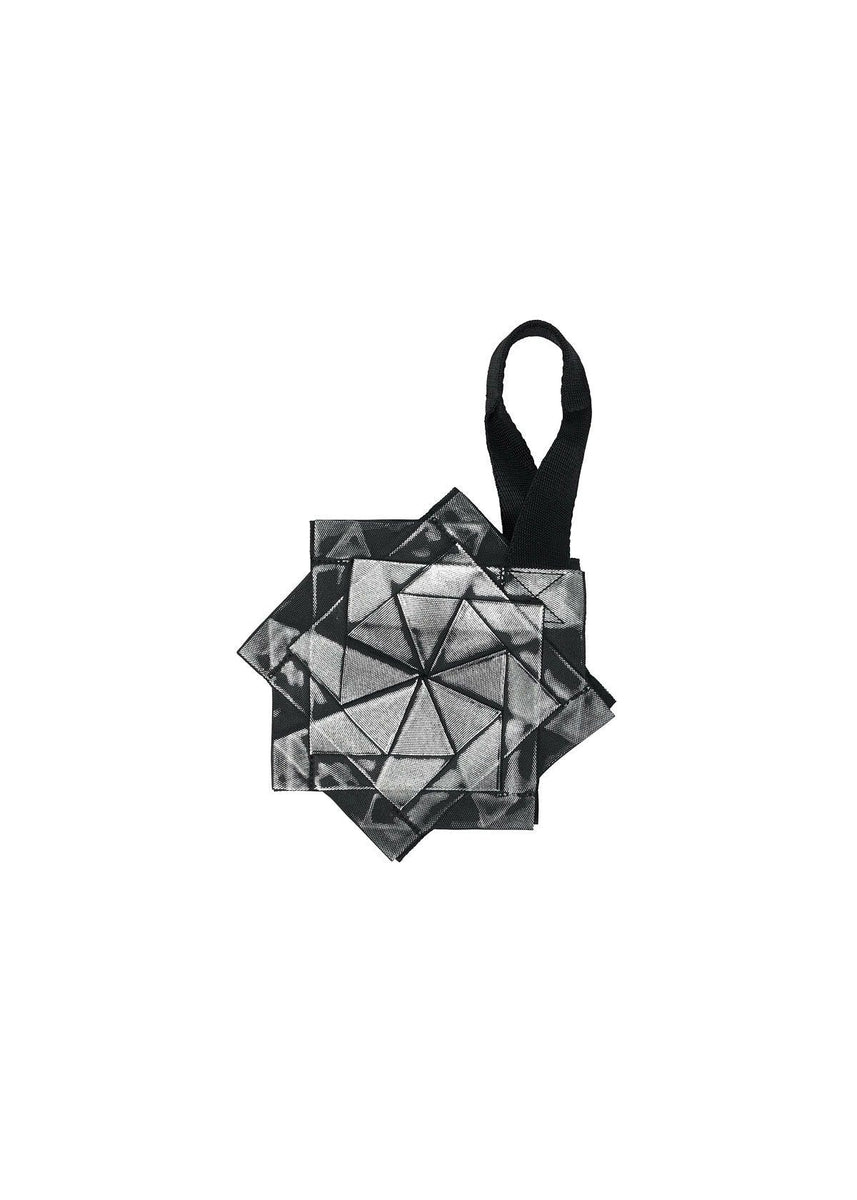 132 5. STANDARD BAG 3 | The official ISSEY MIYAKE ONLINE
