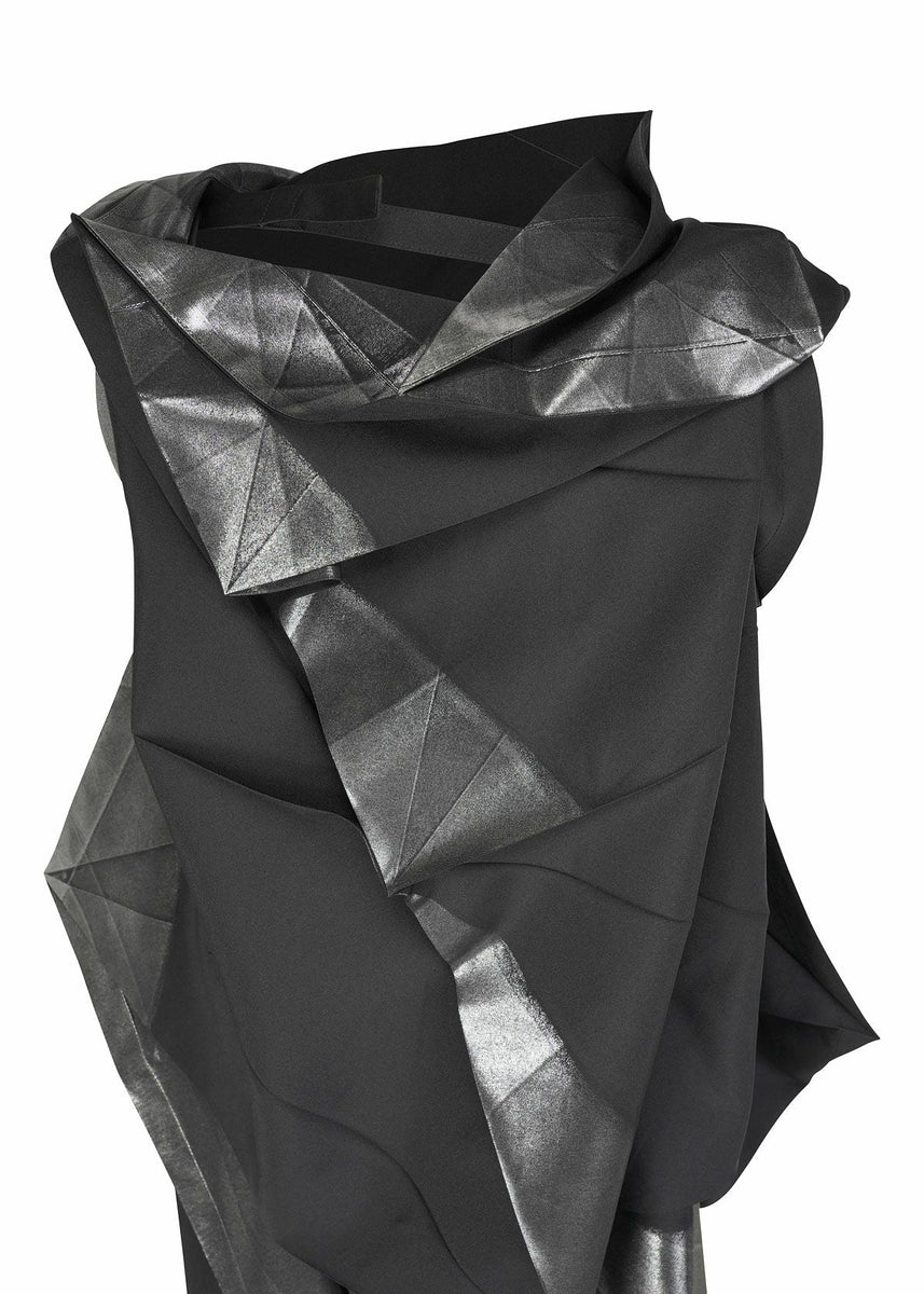 132 5. STANDARD DRESSES | The official ISSEY MIYAKE ONLINE STORE