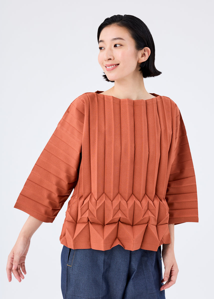 CUBE PLEATS TOP | The official ISSEY MIYAKE ONLINE STORE 