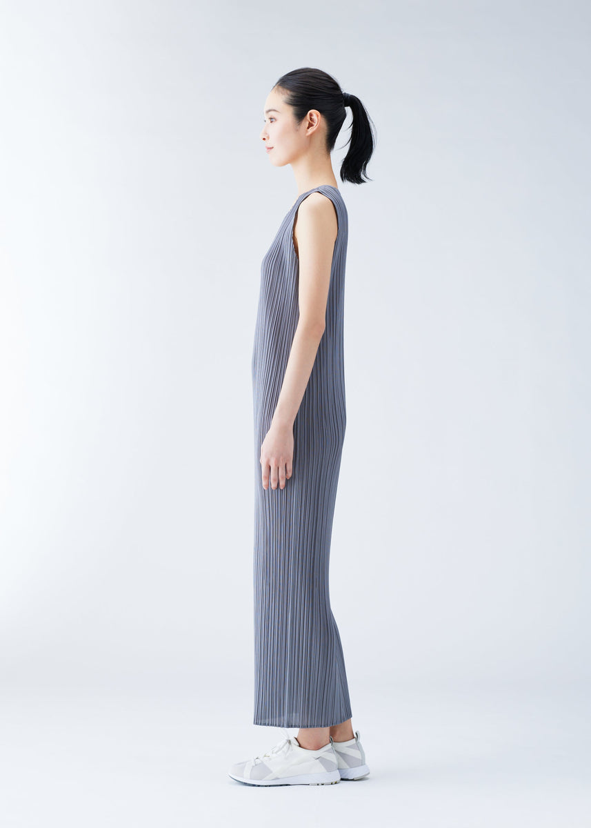 BASICS DRESS | The official ISSEY MIYAKE ONLINE STORE 