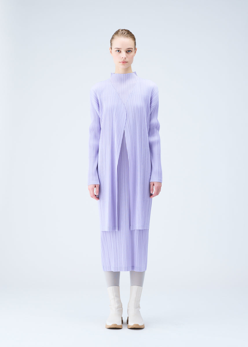 MONTHLY COLORS : OCTOBER COAT | The official ISSEY MIYAKE