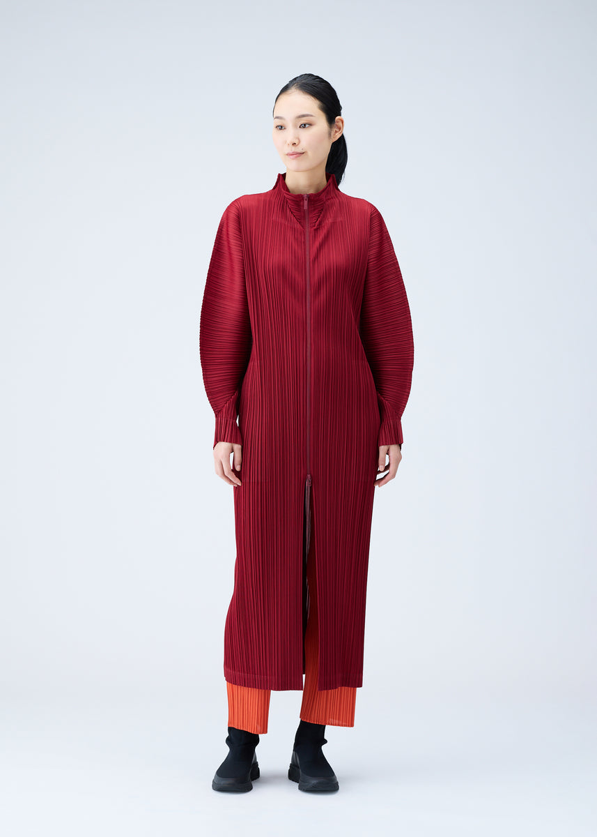 MONTHLY COLORS : NOVEMBER COAT | The official ISSEY MIYAKE ONLINE