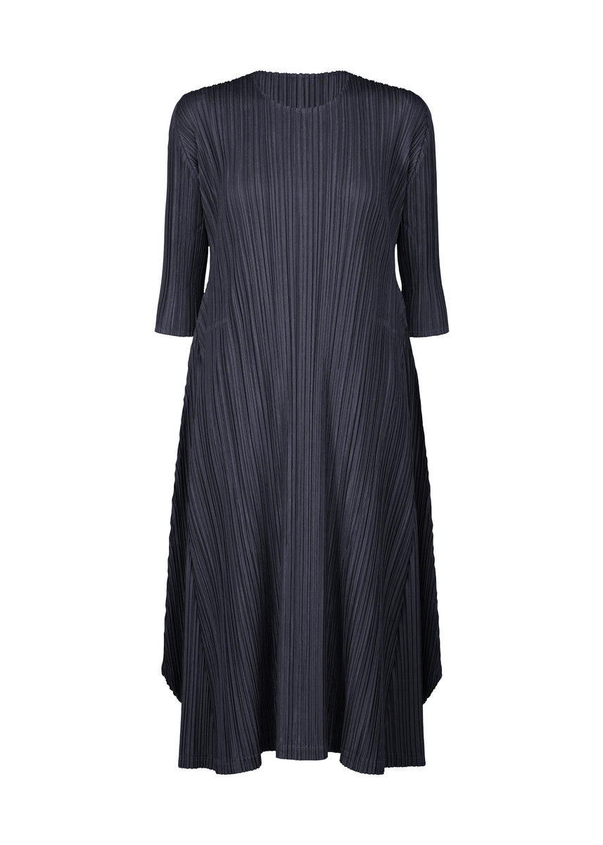 MELLOW PLEATS DRESS | The official ISSEY MIYAKE ONLINE 