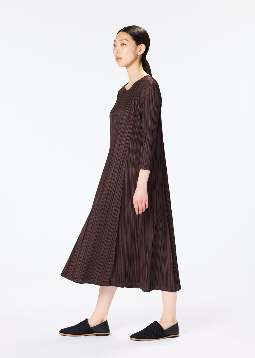MELLOW PLEATS DRESS | The official ISSEY MIYAKE ONLINE STORE