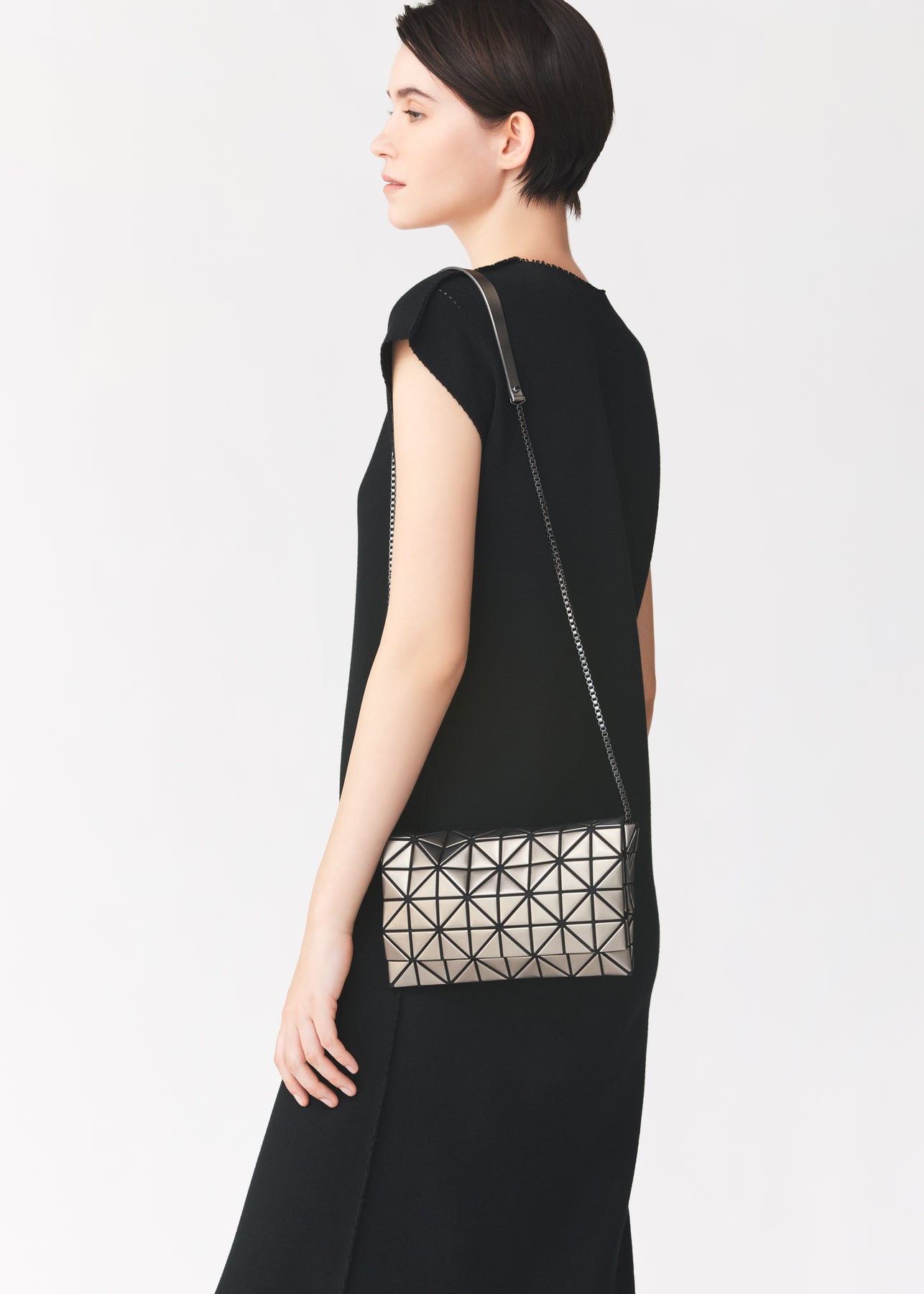 PLATINUM COFFRET CROSSBODY BAG, The official ISSEY MIYAKE ONLINE STORE