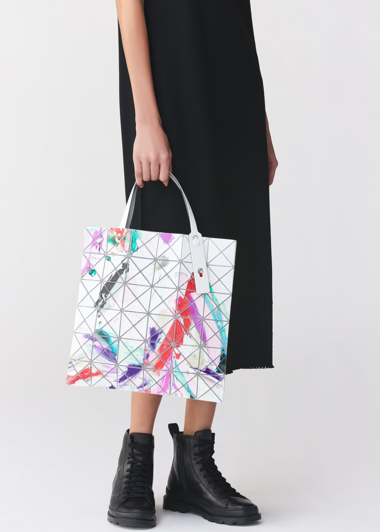 PRISM MATTE TOTE BAG  The official ISSEY MIYAKE ONLINE STORE