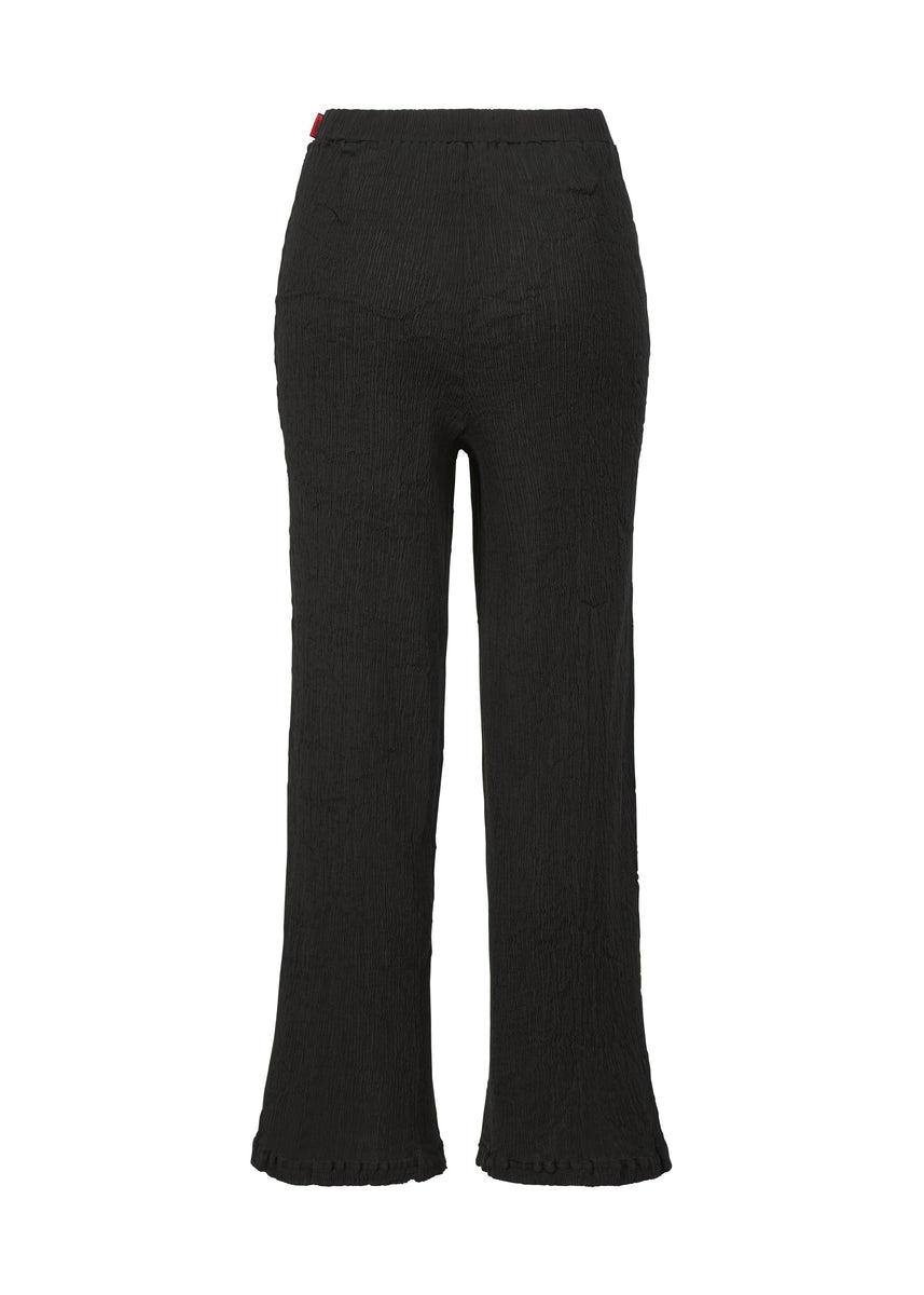 KYO CHIJIMI BASIC PANTS | The official ISSEY MIYAKE ONLINE STORE ...