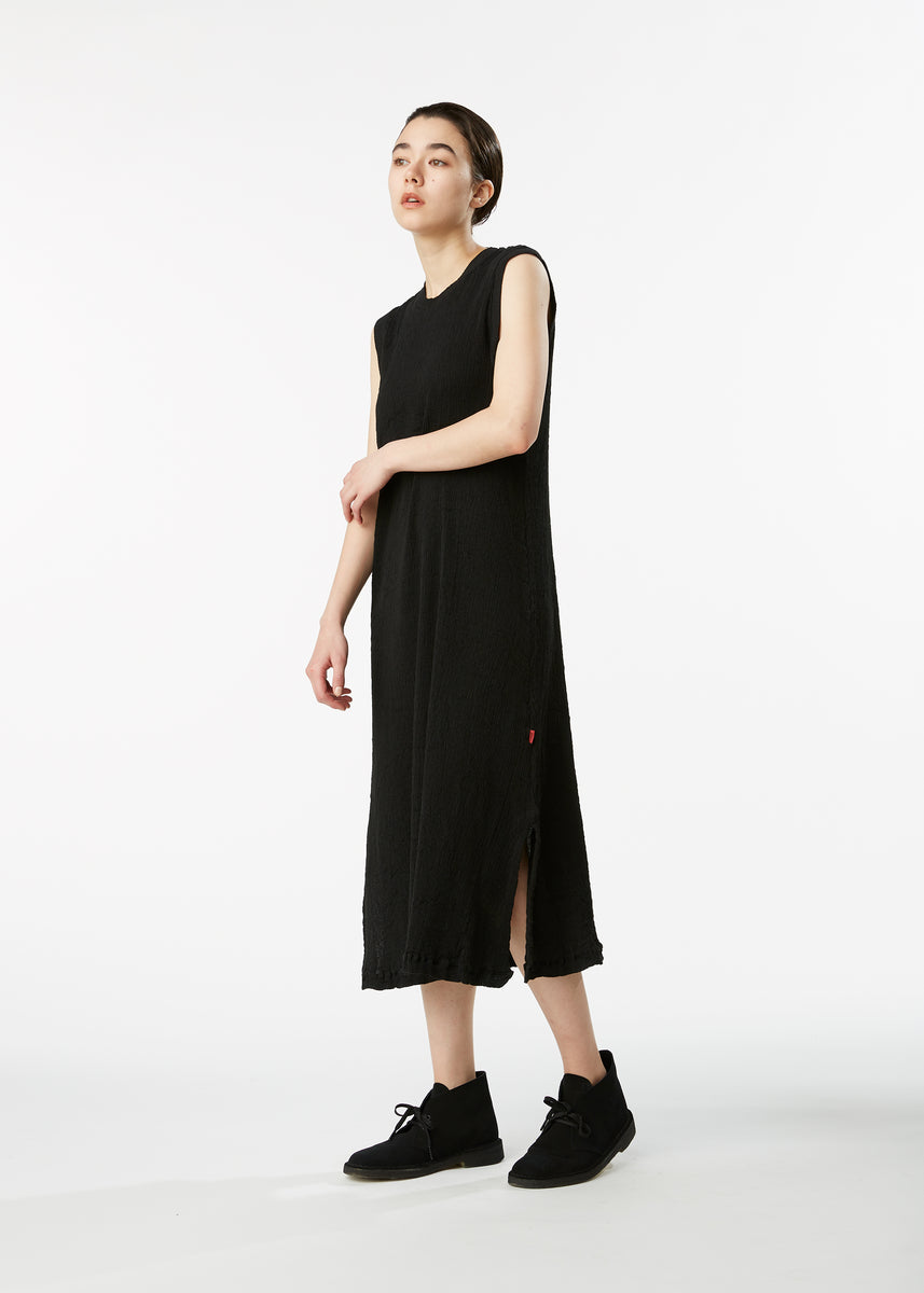 KYO CHIJIMI BASIC DRESS | The official ISSEY MIYAKE ONLINE STORE ...