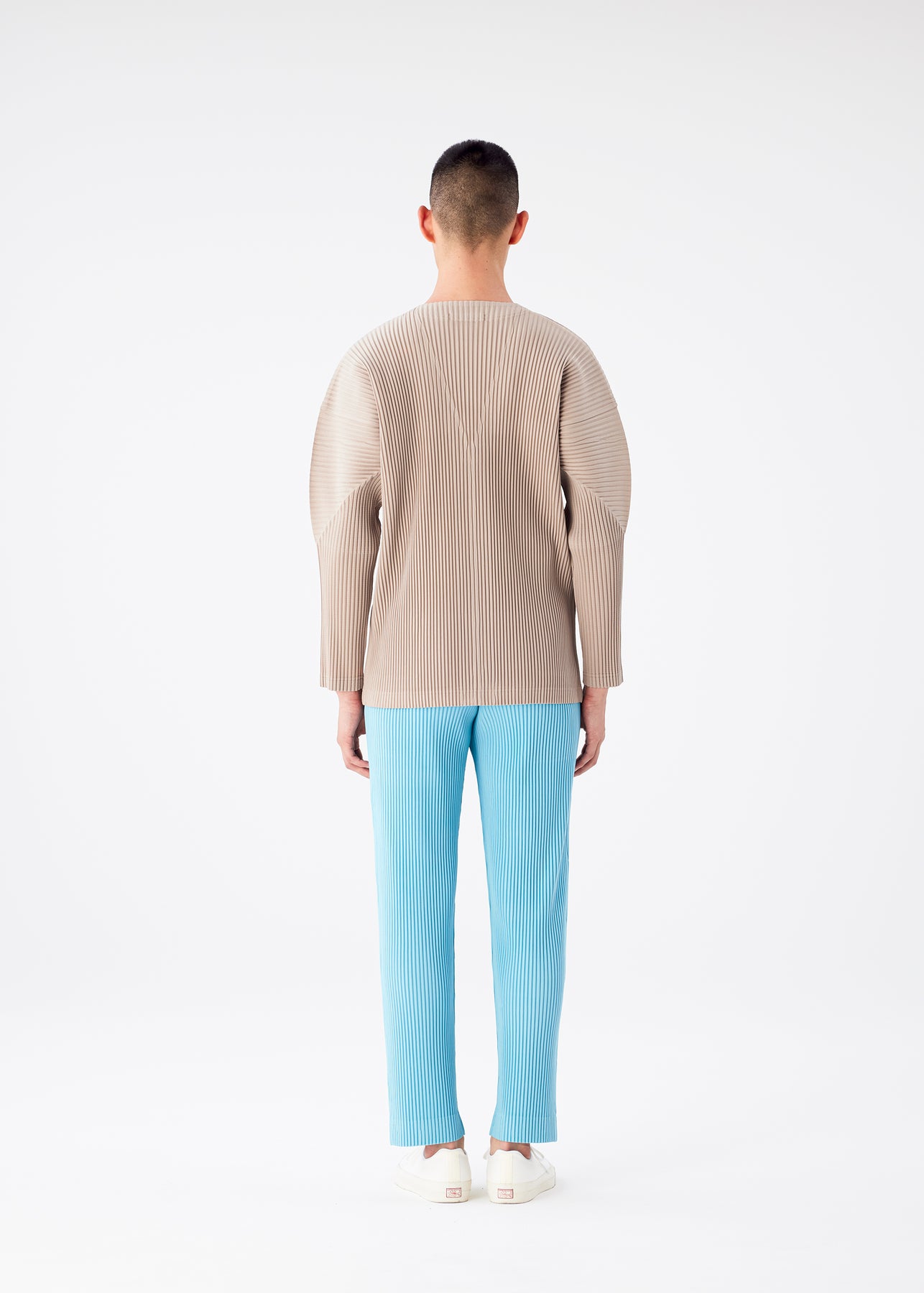 COLOR PLEATS CARDIGAN | The official ISSEY MIYAKE ONLINE STORE