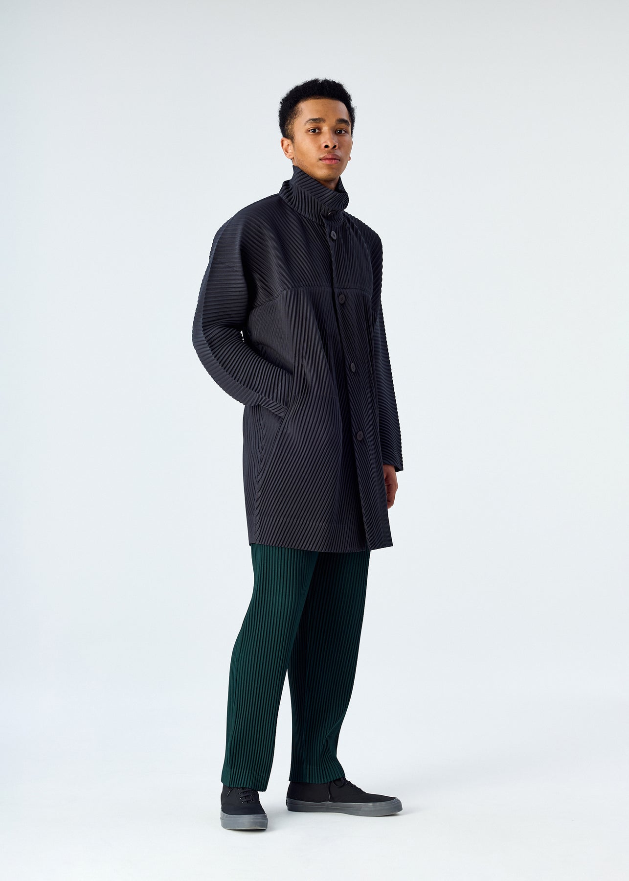 MC NOVEMBER COAT | The official ISSEY MIYAKE ONLINE STORE | ISSEY 