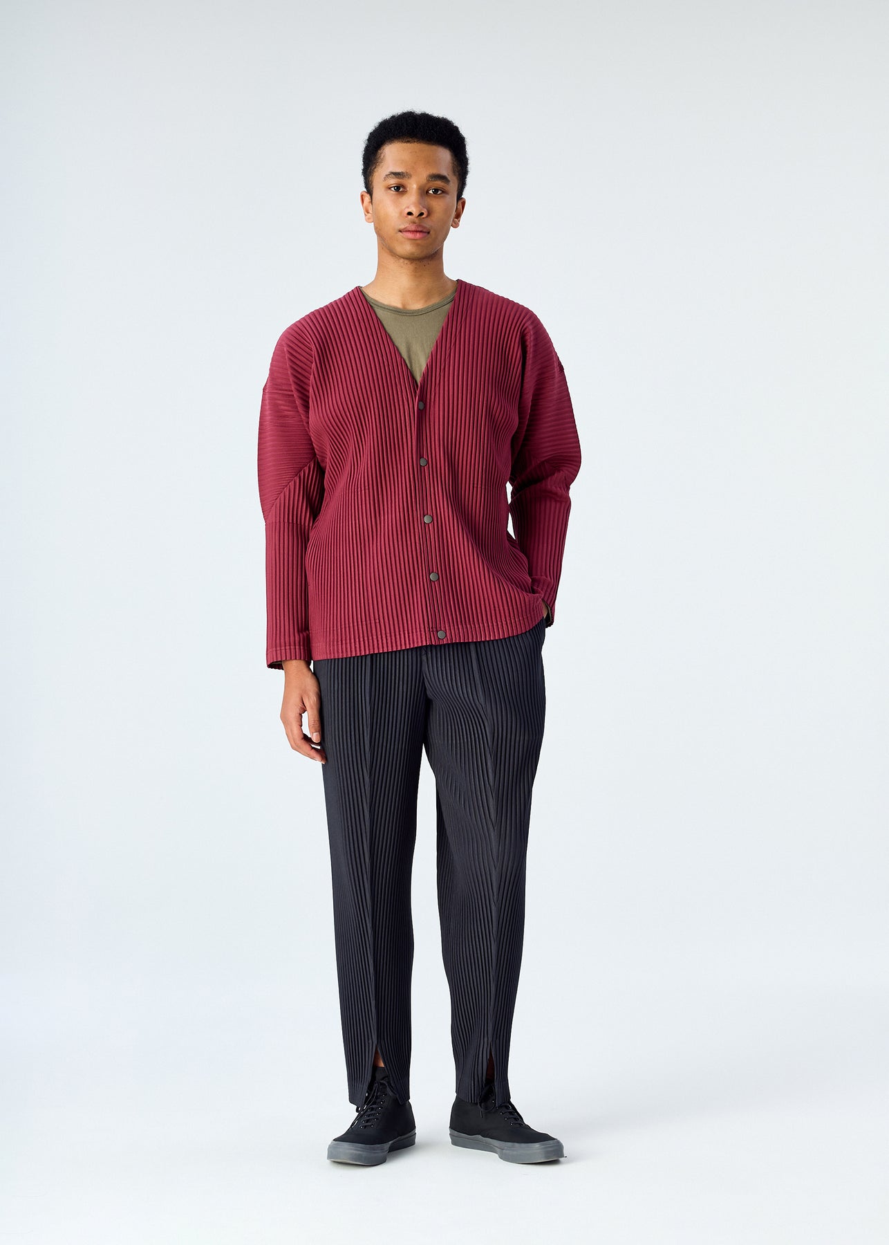 MC NOVEMBER PANTS | The official ISSEY MIYAKE ONLINE STORE | ISSEY 