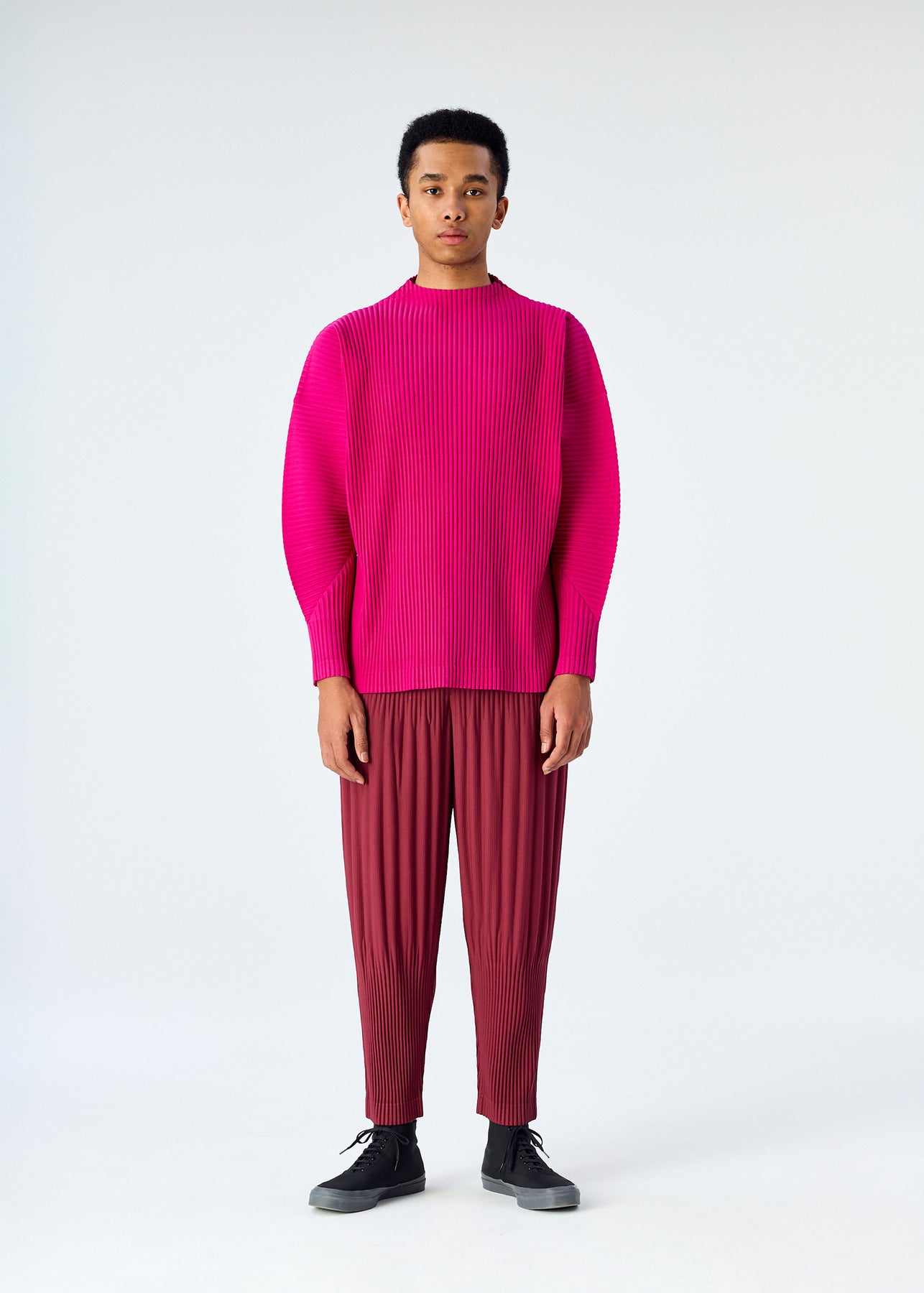 COLOR PLEATS PANTS | MIYAKE The official MIYAKE ONLINE | ISSEY STORE USA ISSEY