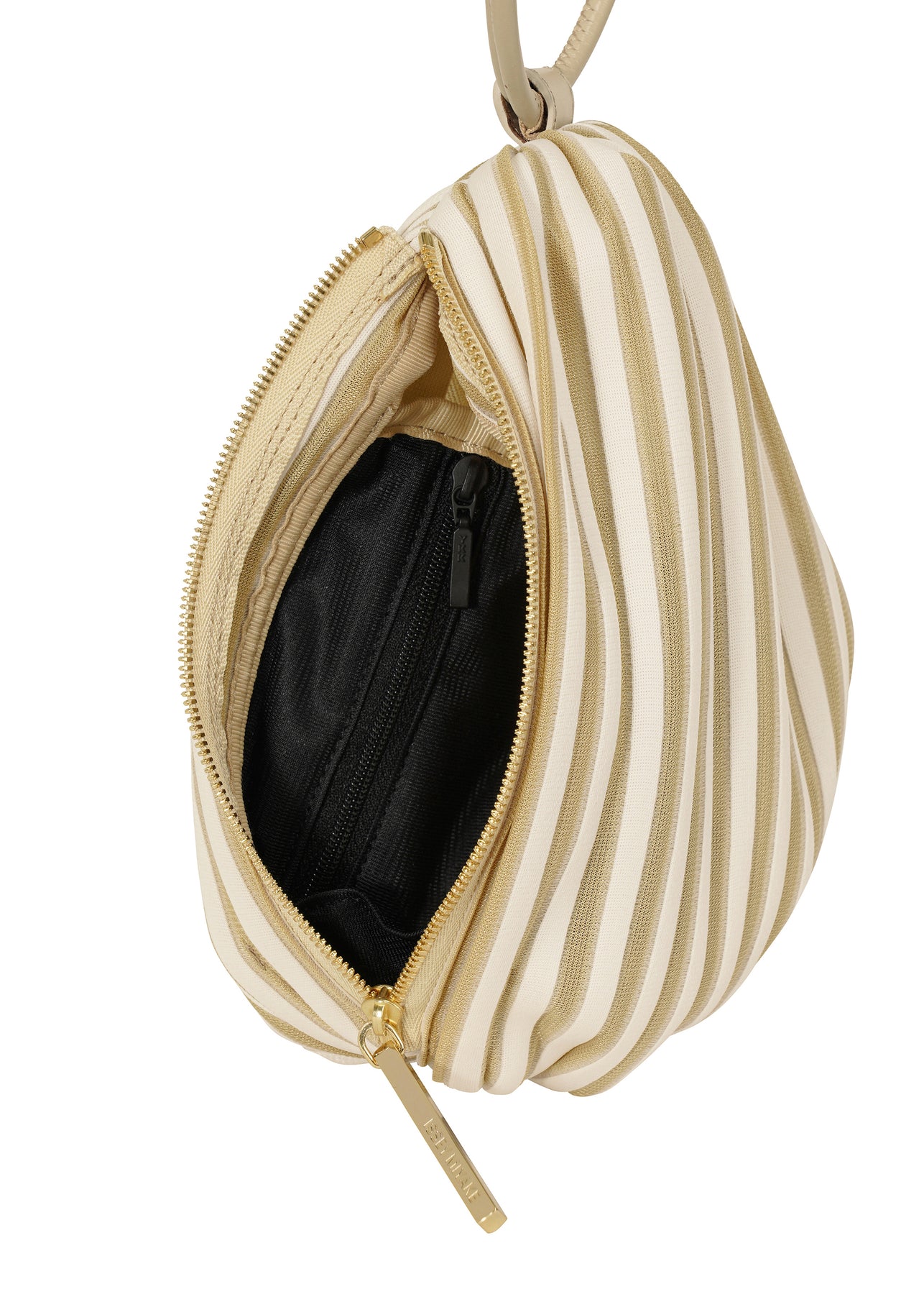 LINEAR KNIT BAG-38 | The official ISSEY MIYAKE ONLINE STORE