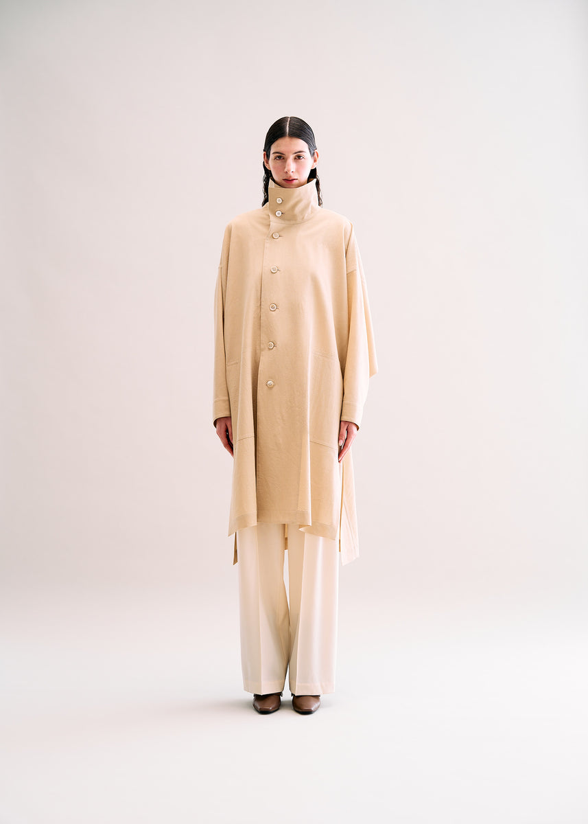 EASE COAT | The official ISSEY MIYAKE ONLINE STORE | ISSEY MIYAKE USA