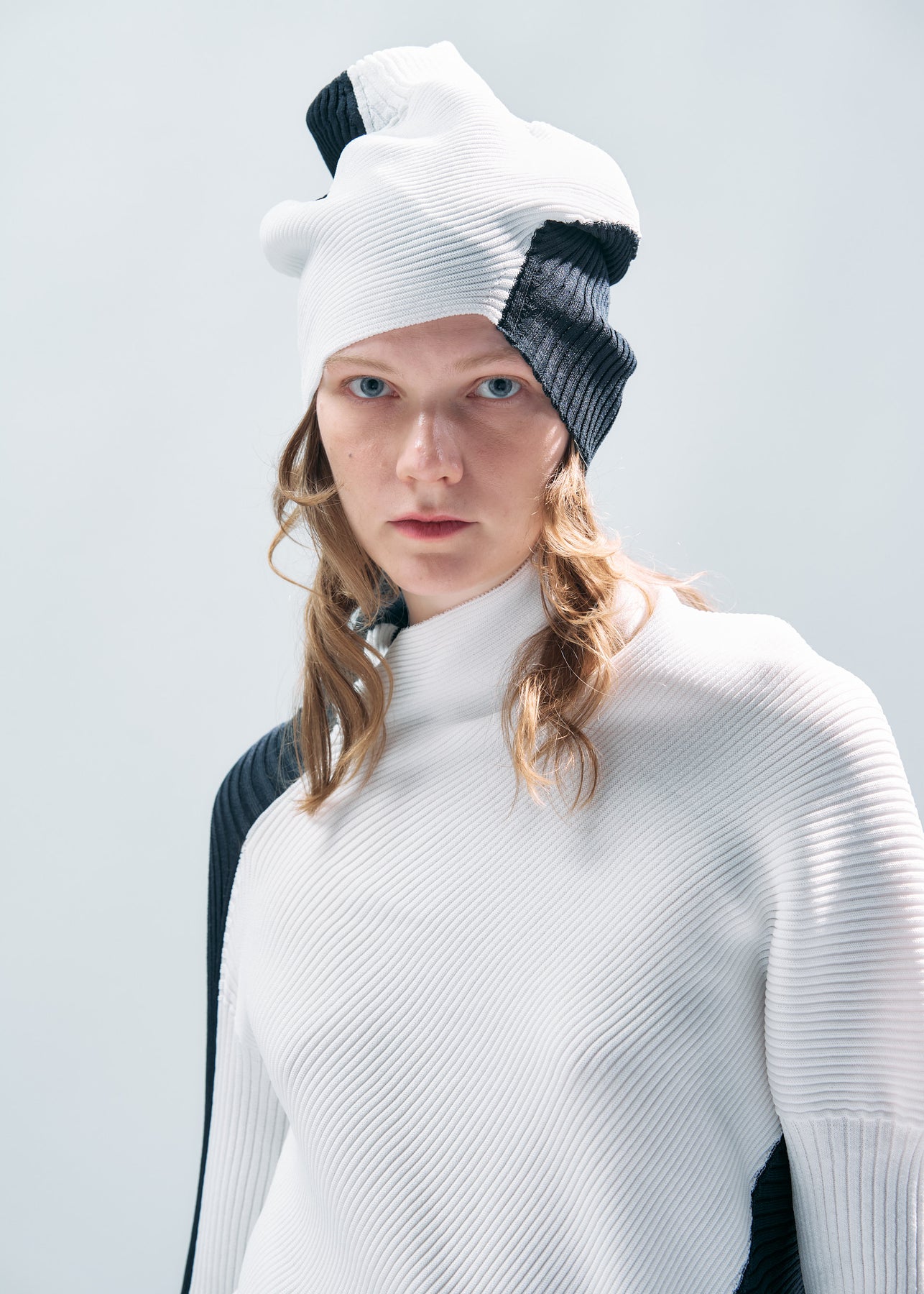 AERATE BEANIE | The official ISSEY MIYAKE ONLINE STORE | ISSEY 