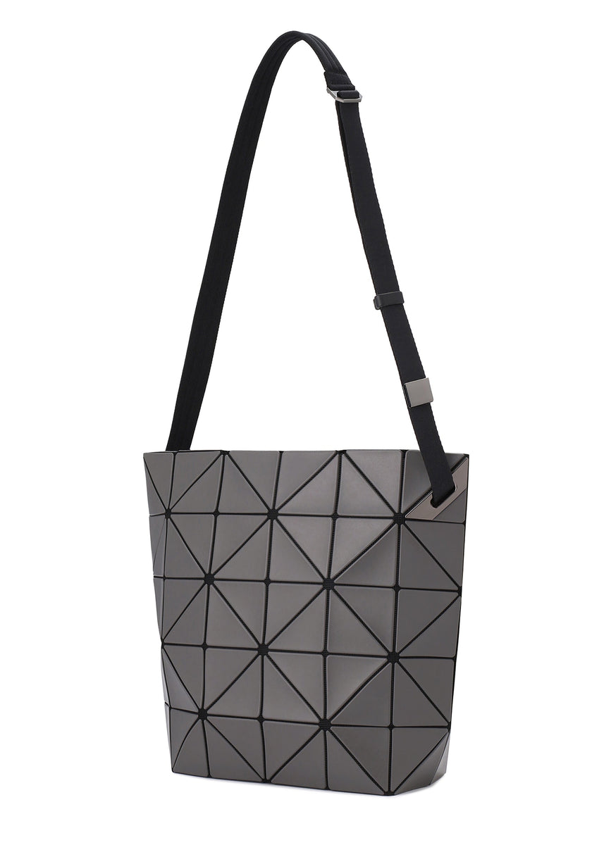 BLOCKY SHOULDER BAG | The official ISSEY MIYAKE ONLINE STORE | ISSEY ...