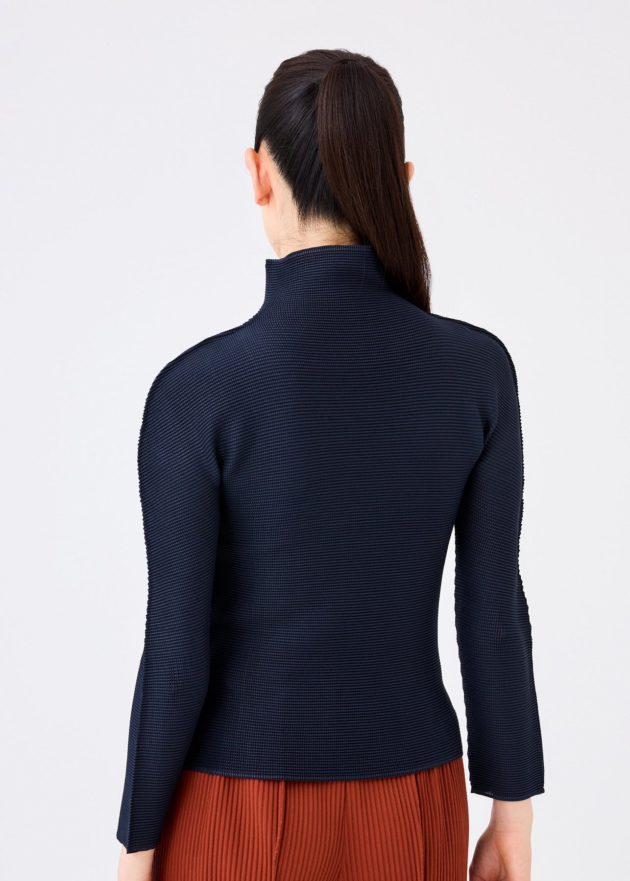 STRETCH PLEATS 5 TOP | The official ISSEY MIYAKE ONLINE STORE