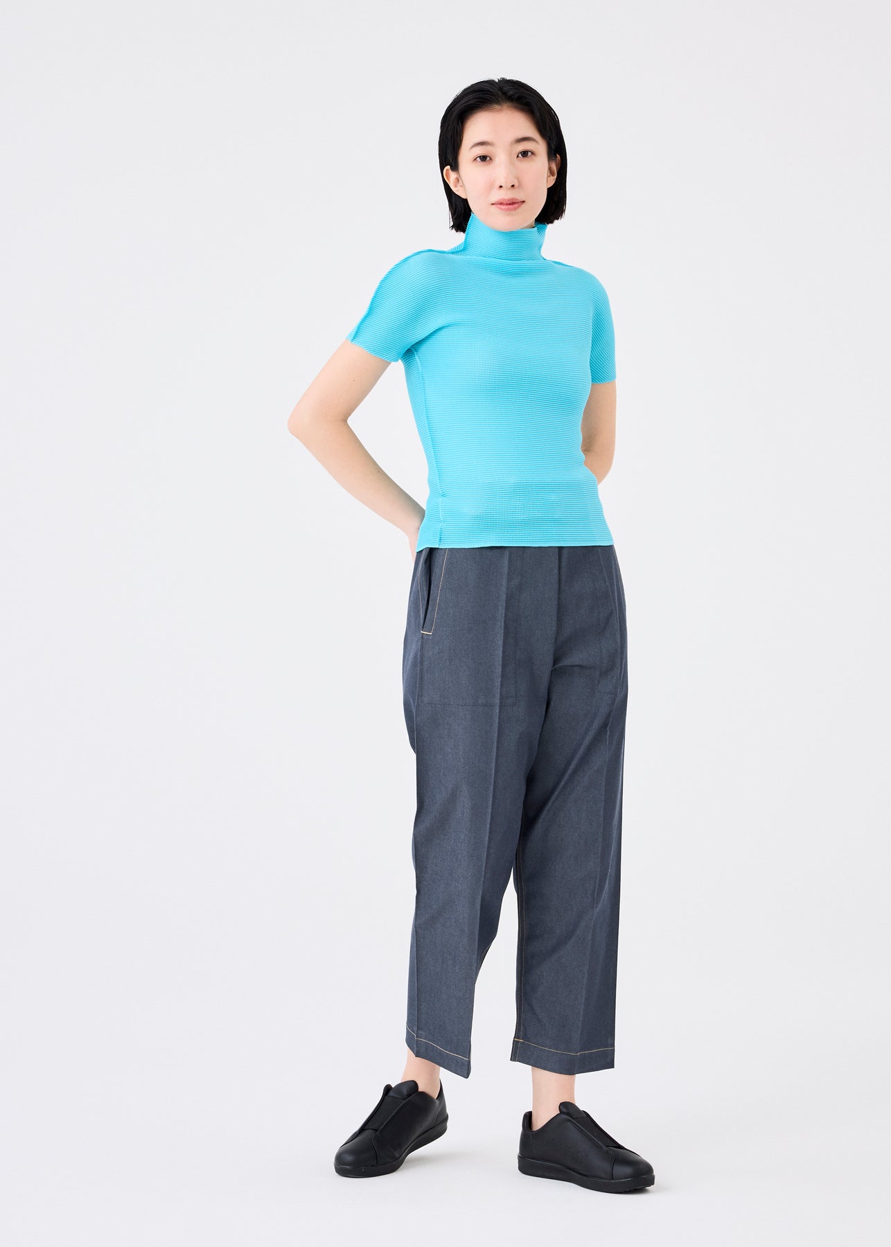 STRETCH PLEATS 1 TOP | The official ISSEY MIYAKE ONLINE STORE