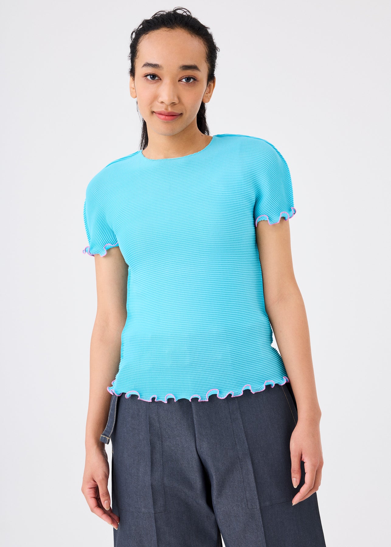 MELLOW STRETCH PLEATS TOP | The official ISSEY MIYAKE ONLINE STORE