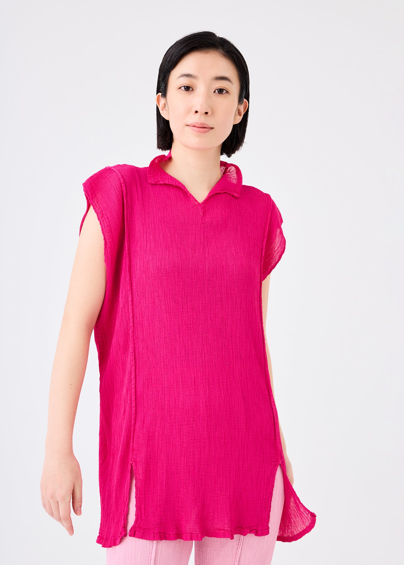 SLIT SEE-THROUGH CREPE TOP | The official ISSEY MIYAKE ONLINE