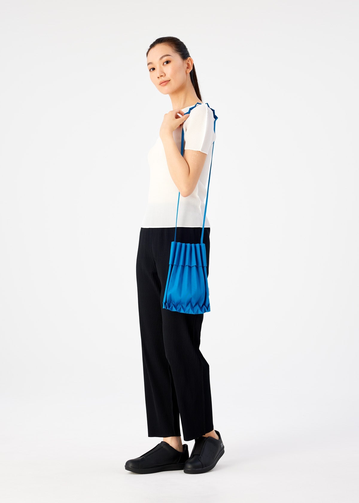 Let's add a touch of fun from me ISSEY MIYAKE TRUNK PLEATS BAG