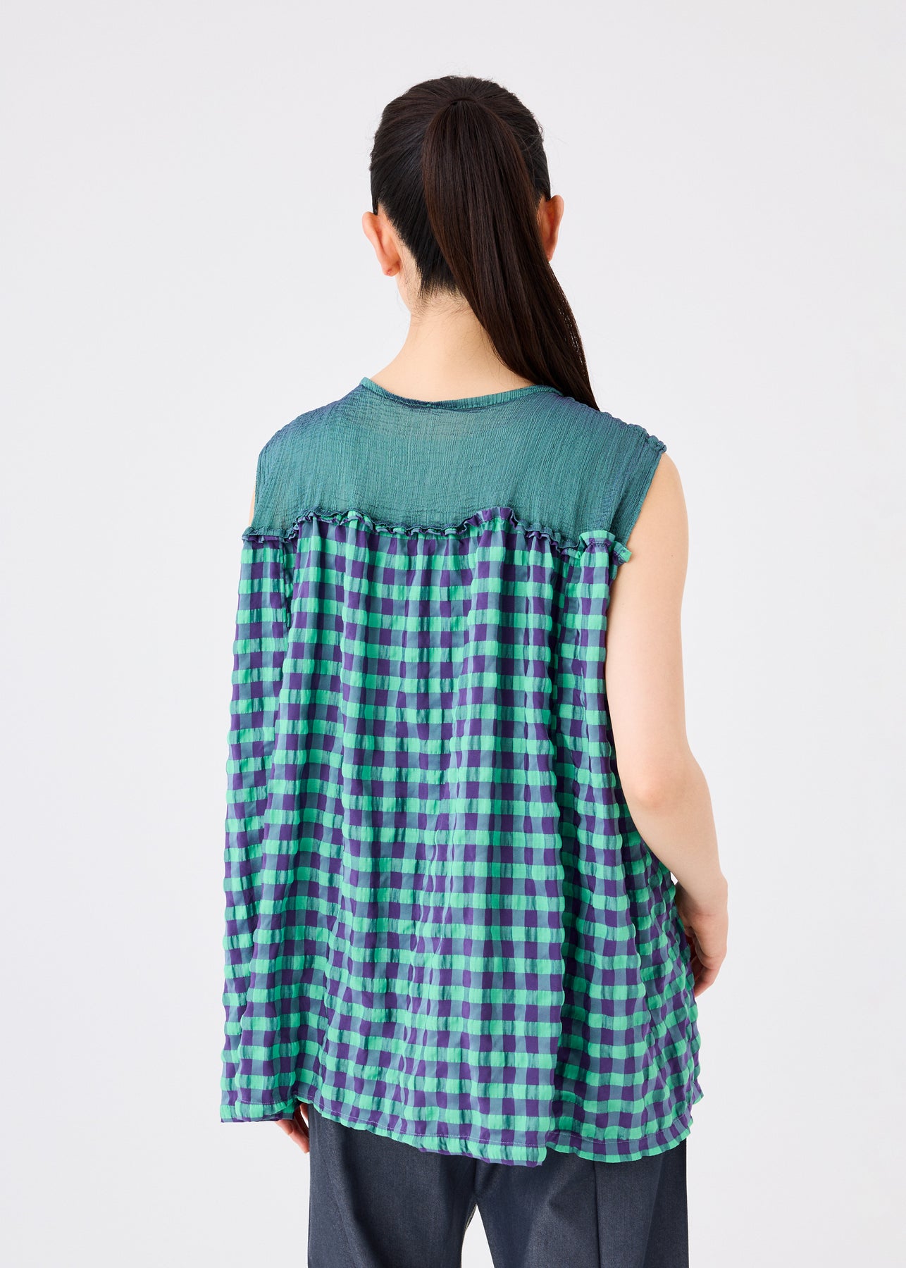 GINGHAM CHECK SEE-THROUGH CREPE TOP | The official ISSEY MIYAKE