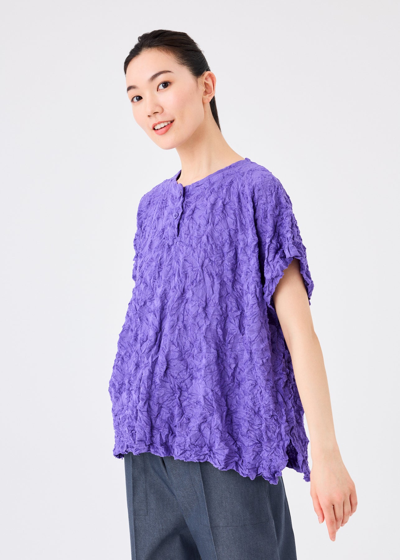 GEOMETRIC FARM PILE MERINGUE TOP | The official ISSEY MIYAKE