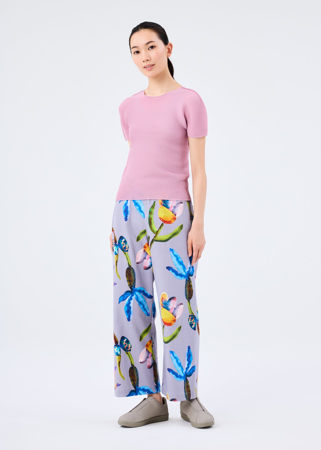 WATER FLOWER STRETCH BOTTOMS | The official ISSEY MIYAKE ONLINE STORE | ISSEY  MIYAKE USA