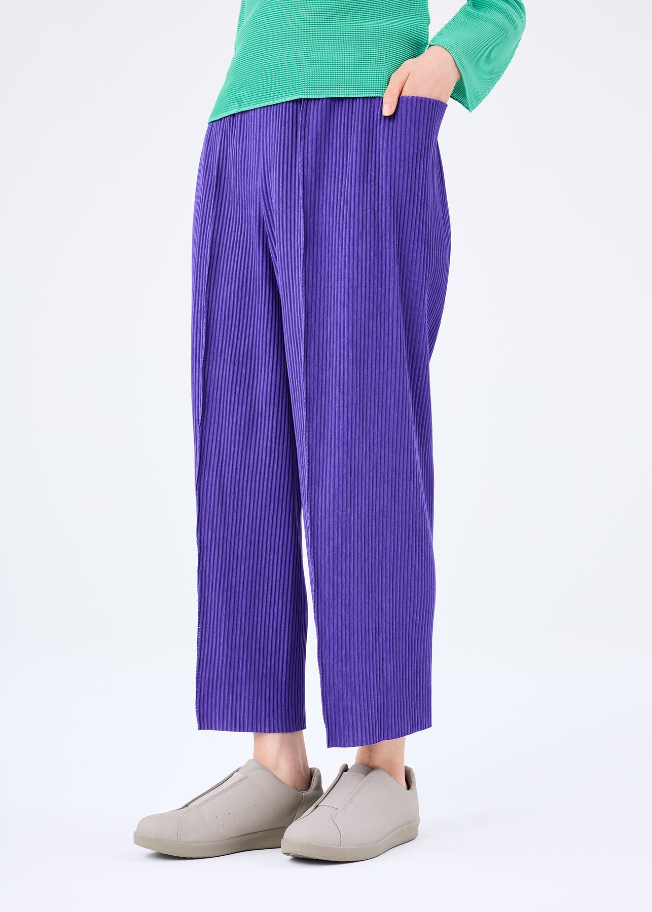 MIX FINE KNIT PLEATS BOTTOMS | The official ISSEY MIYAKE ONLINE