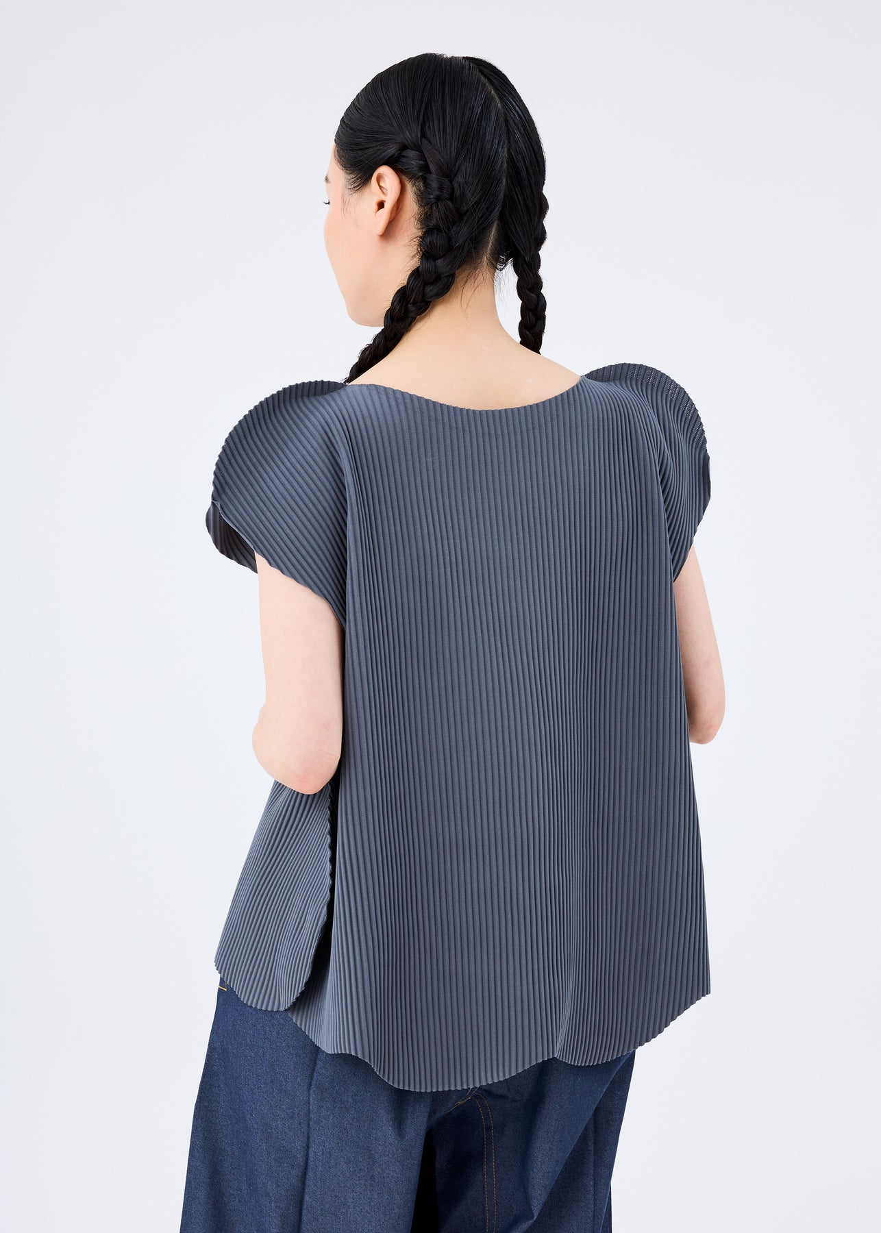 FLOWER PLEATS TOP | The official ISSEY MIYAKE ONLINE STORE | ISSEY