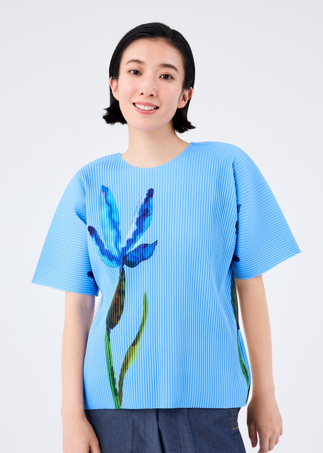 WATER FLOWER FINE KNIT PLEATS T | The official ISSEY MIYAKE ONLINE