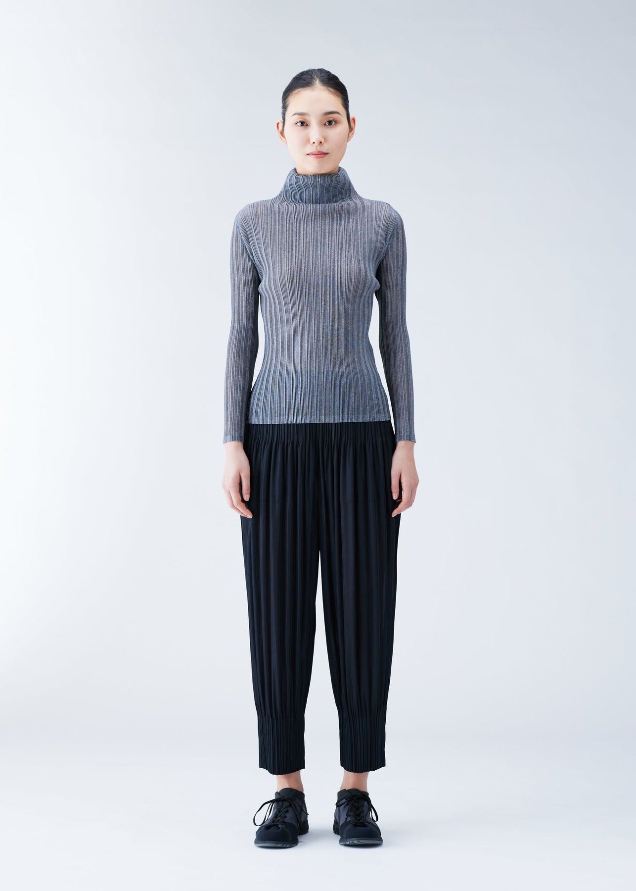 RIB PLEATS BASICS TOP | The official ISSEY MIYAKE ONLINE STORE