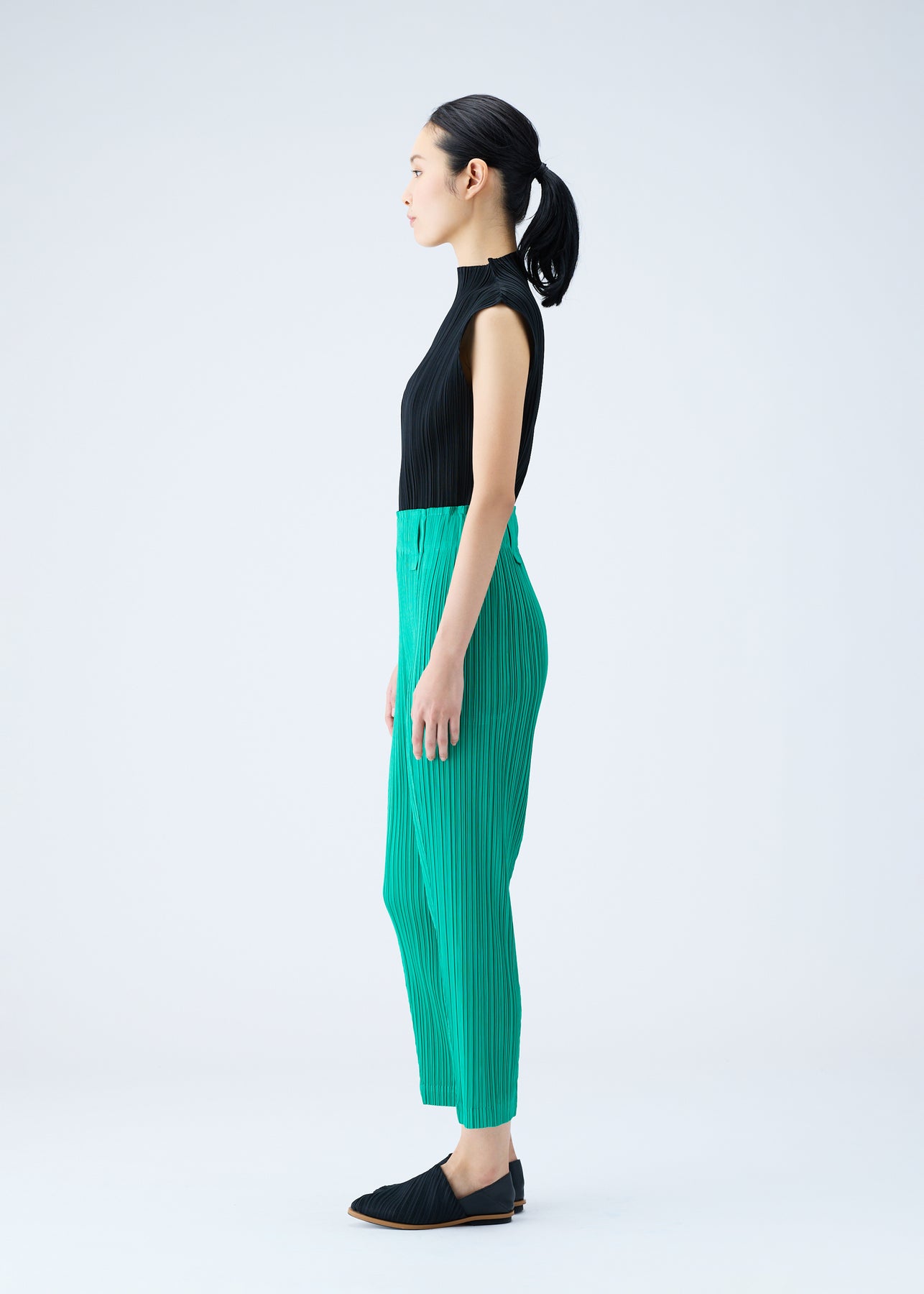 ROUTE PANTS | The official ISSEY MIYAKE ONLINE STORE | ISSEY