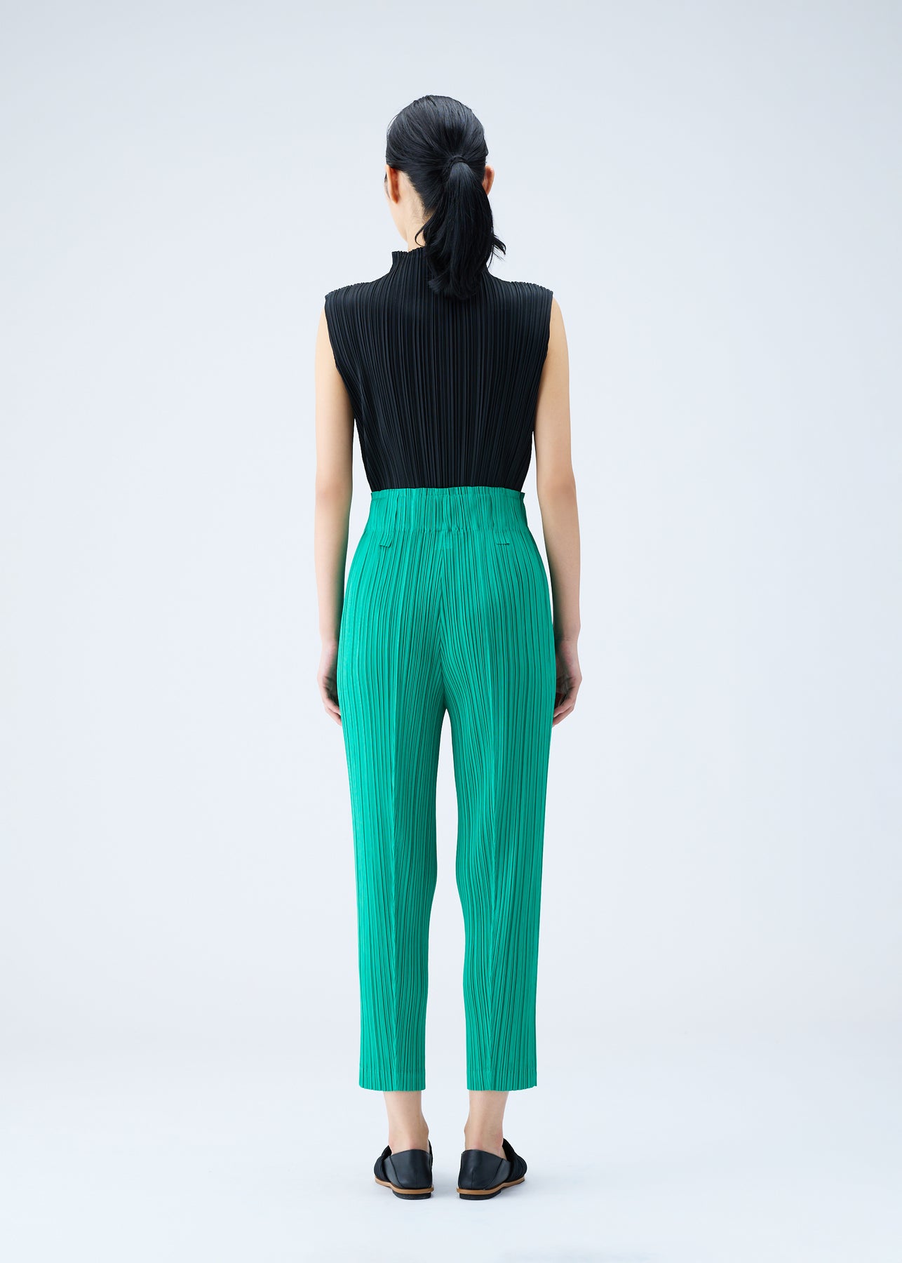 ROUTE PANTS | The official ISSEY MIYAKE ONLINE STORE | ISSEY