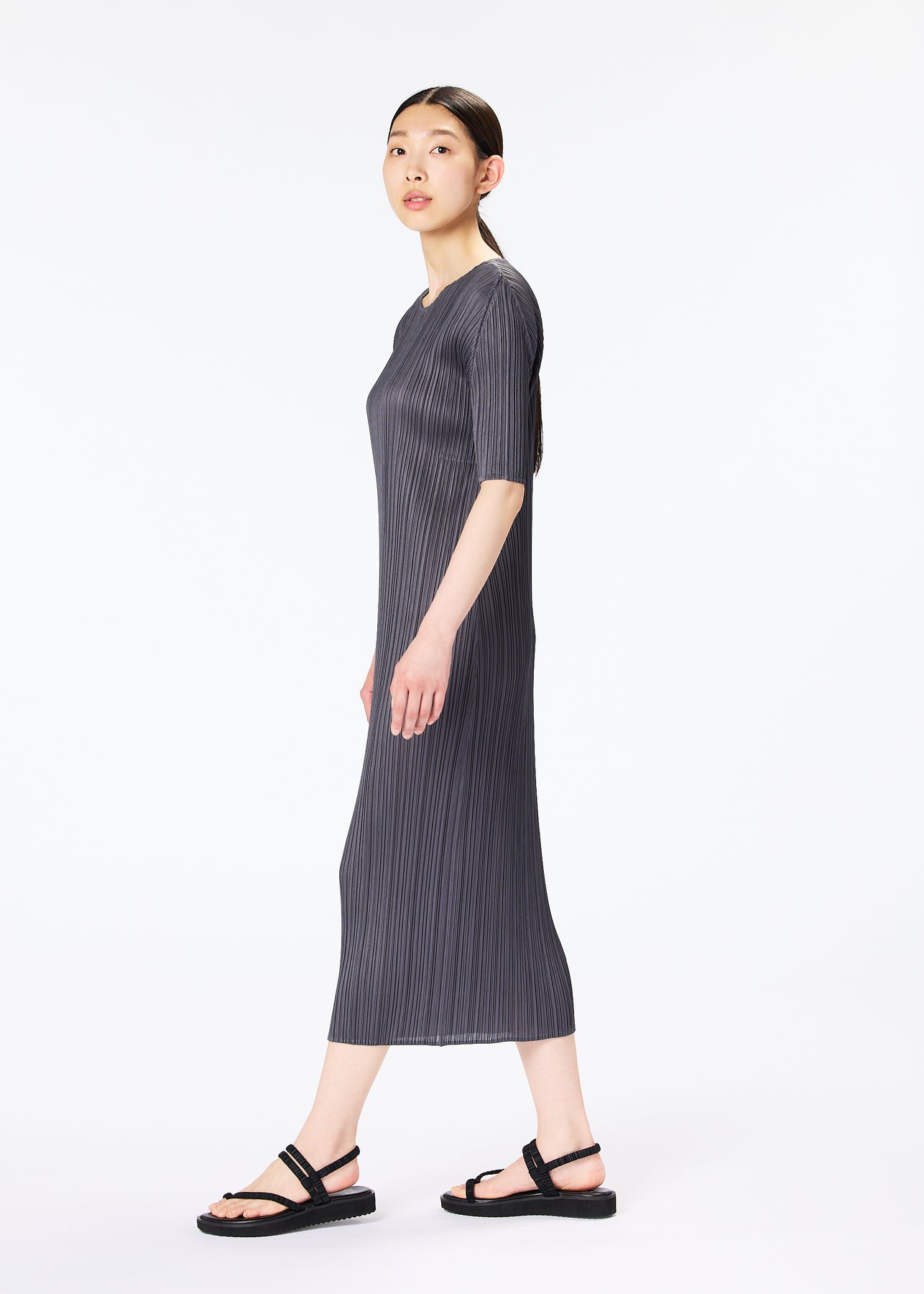 MONTHLY COLORS : MAY DRESS | The official ISSEY MIYAKE ONLINE