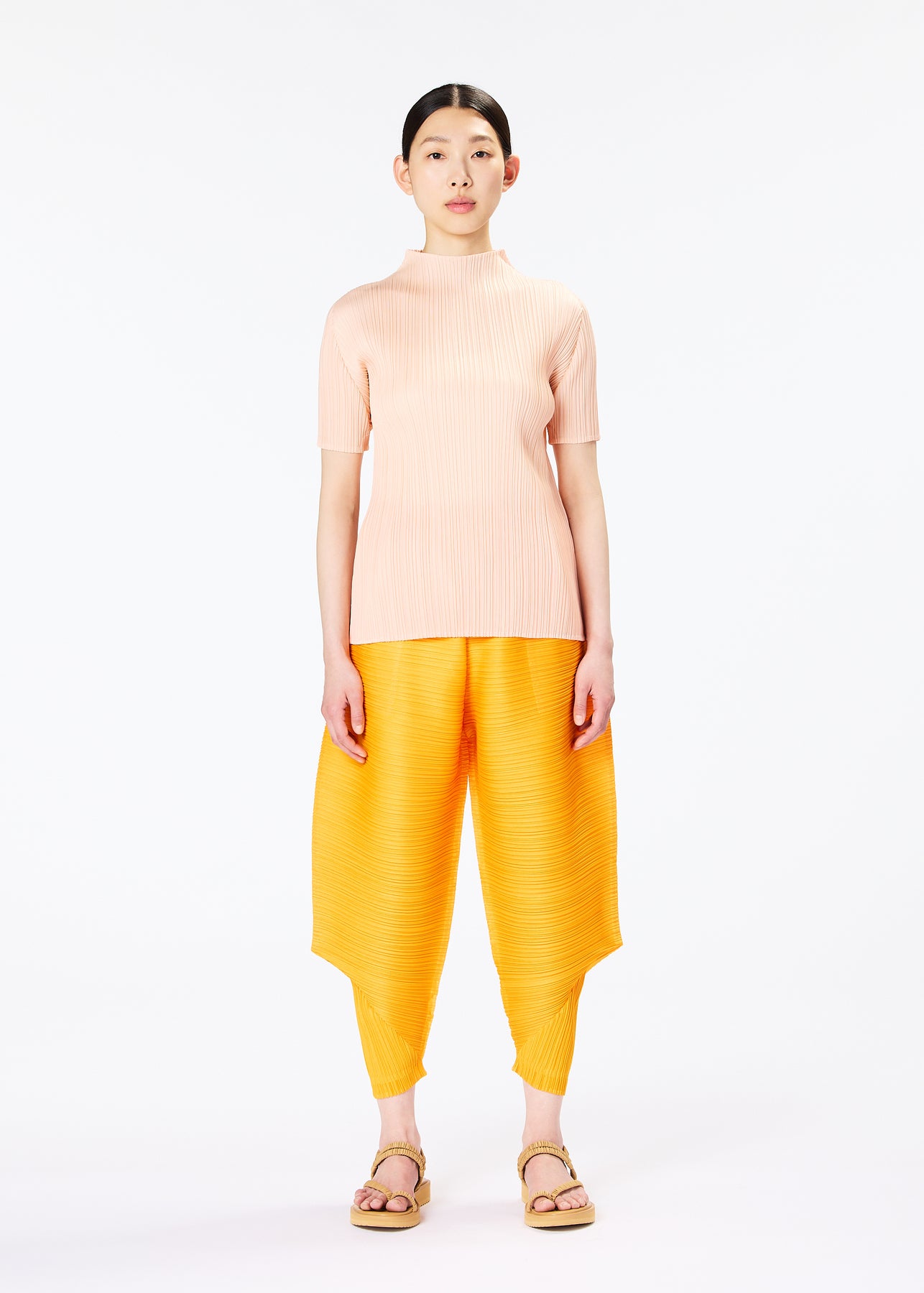 MONTHLY COLORS : MAY TOP | The official ISSEY MIYAKE ONLINE STORE