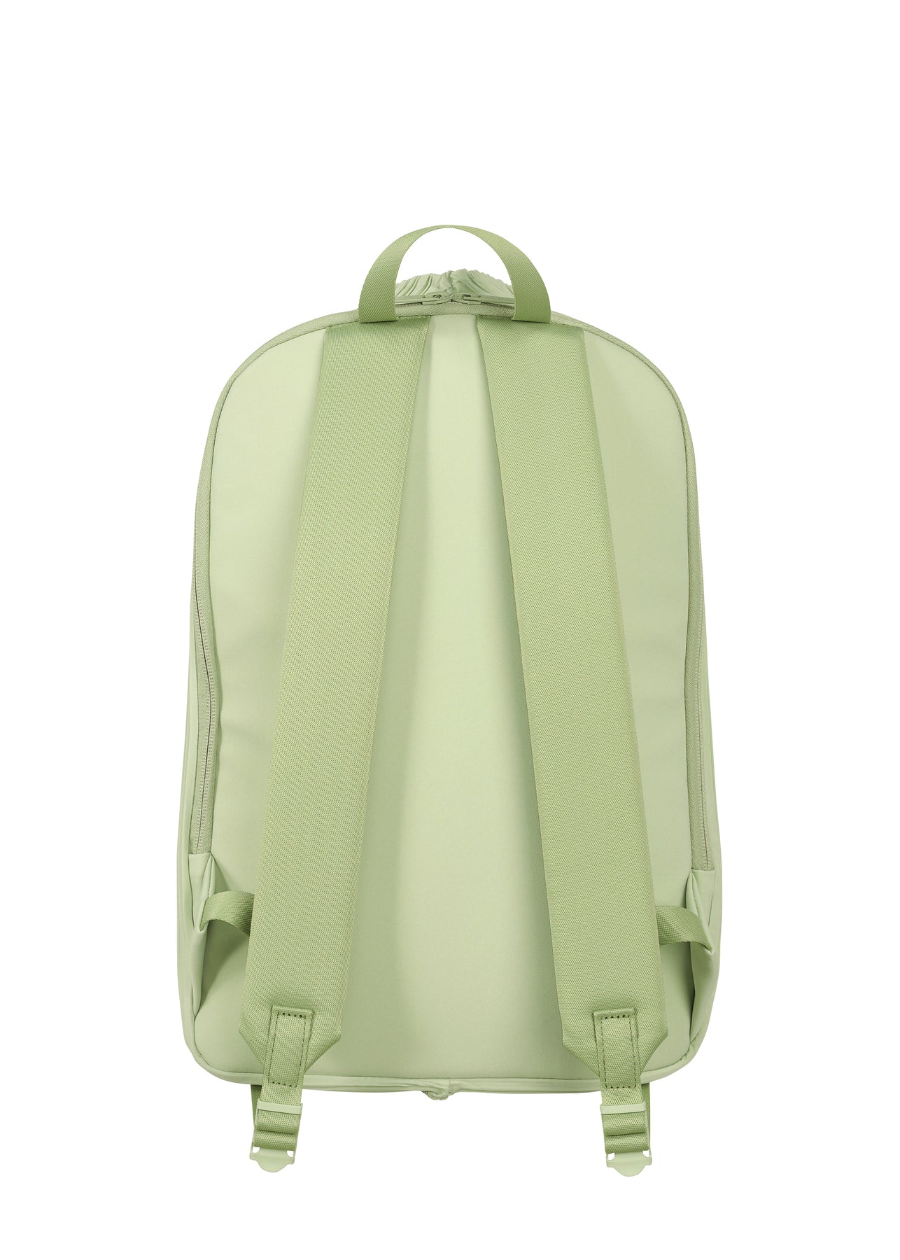 OVAL PLEATS BACKPACK | The official ISSEY MIYAKE ONLINE STORE