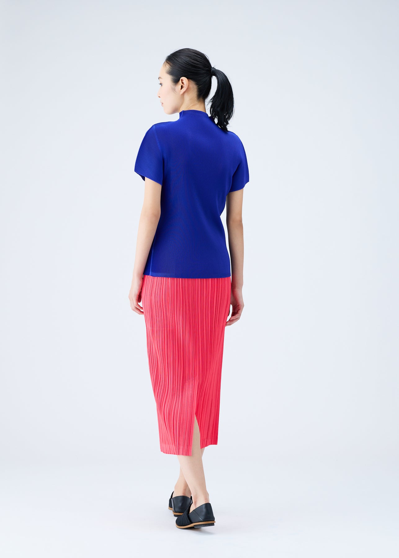 MIST JULY TOP | The official ISSEY MIYAKE ONLINE STORE | ISSEY