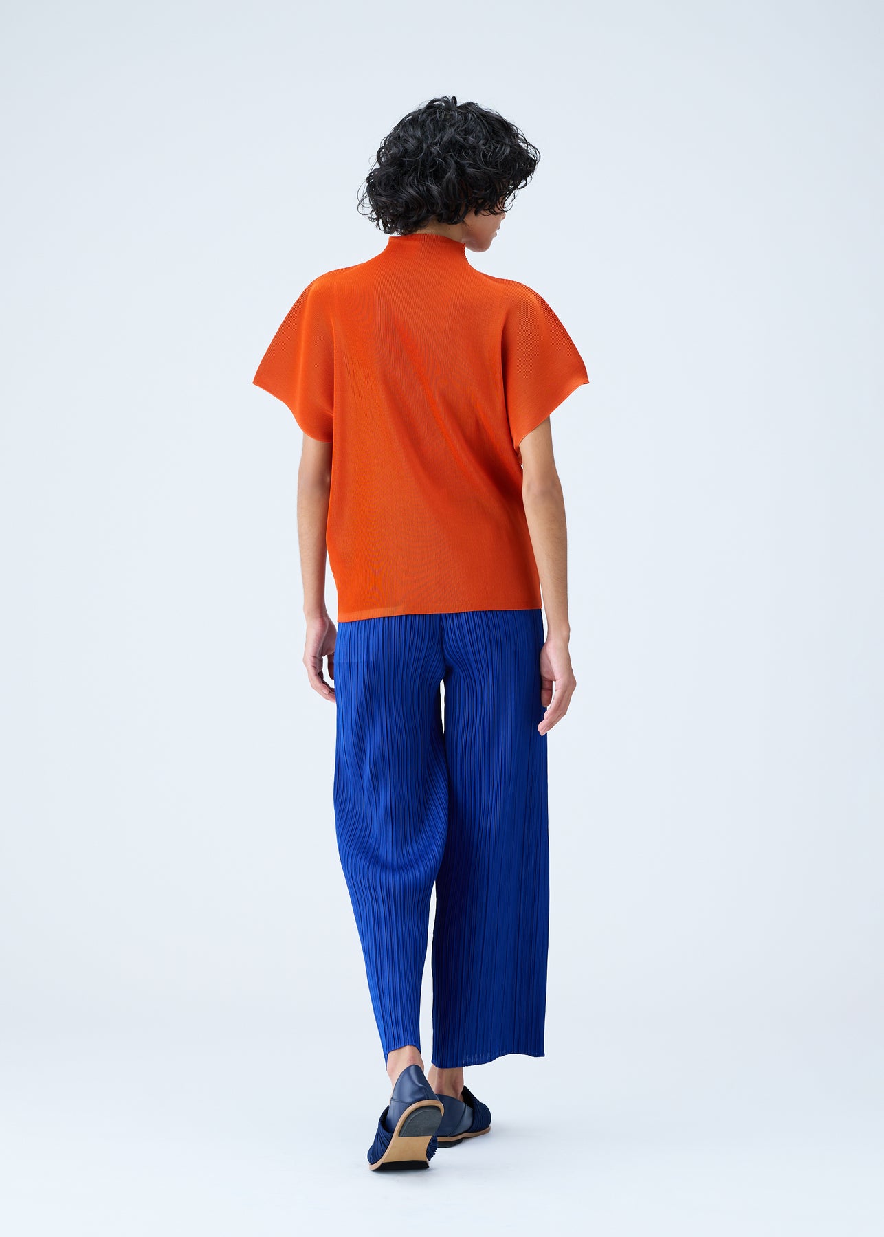 MIST AUGUST TOP | The official ISSEY MIYAKE ONLINE STORE | ISSEY