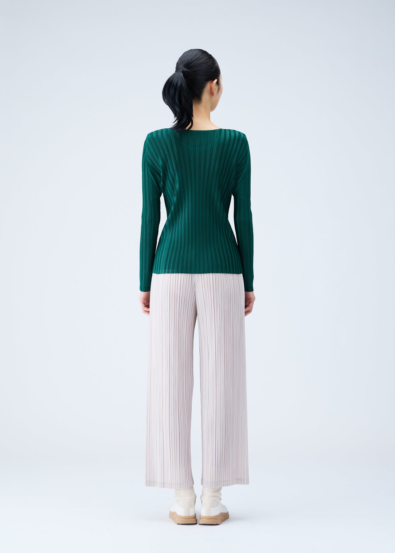 RIB PLEATS DECEMBER TOP | The official ISSEY MIYAKE ONLINE STORE