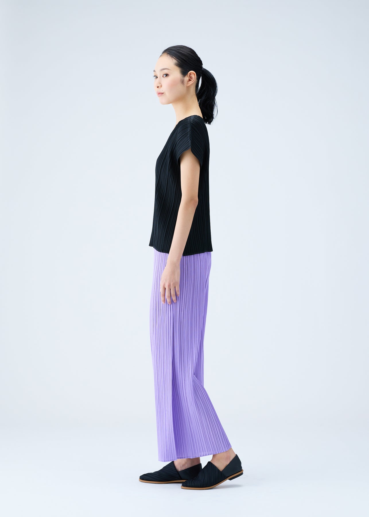 MONTHLY COLORS : JULY PANTS | The official ISSEY MIYAKE ONLINE