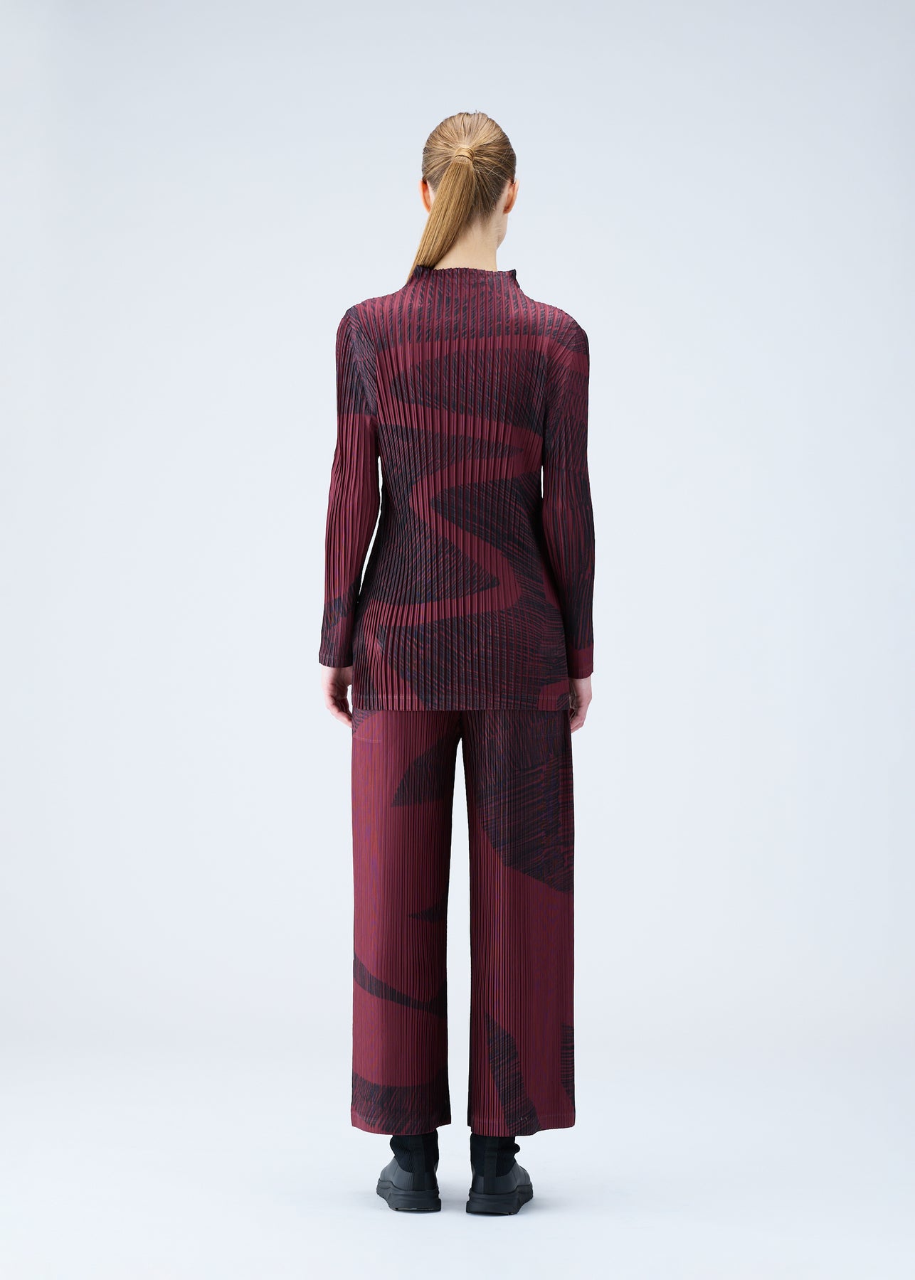 POLAR CACTUS PANTS | The official ISSEY MIYAKE ONLINE STORE 