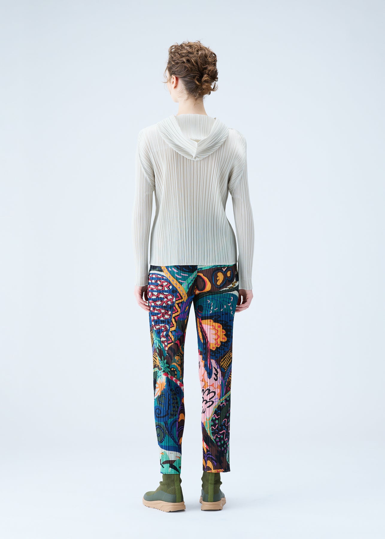 SNOWRUNNER PANTS | The official ISSEY MIYAKE ONLINE STORE | ISSEY