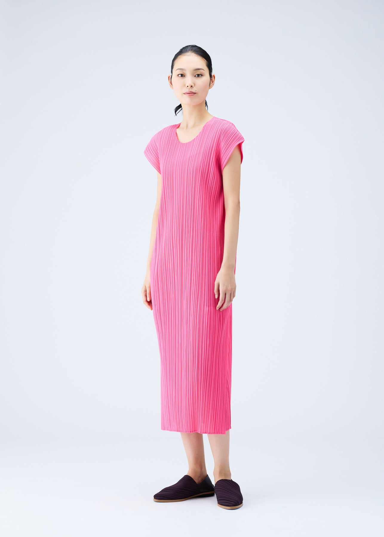 MONTHLY COLORS : JULY DRESS | The official ISSEY MIYAKE ONLINE 
