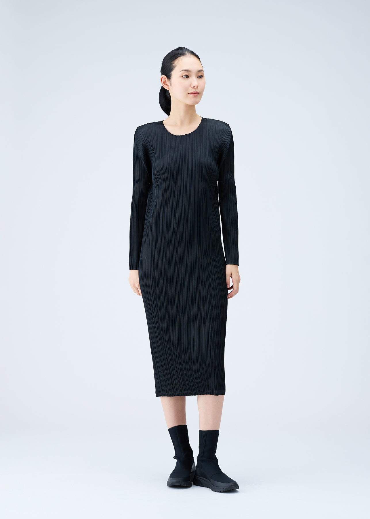 MONTHLY COLORS : SEPTEMBER DRESS | The official ISSEY MIYAKE