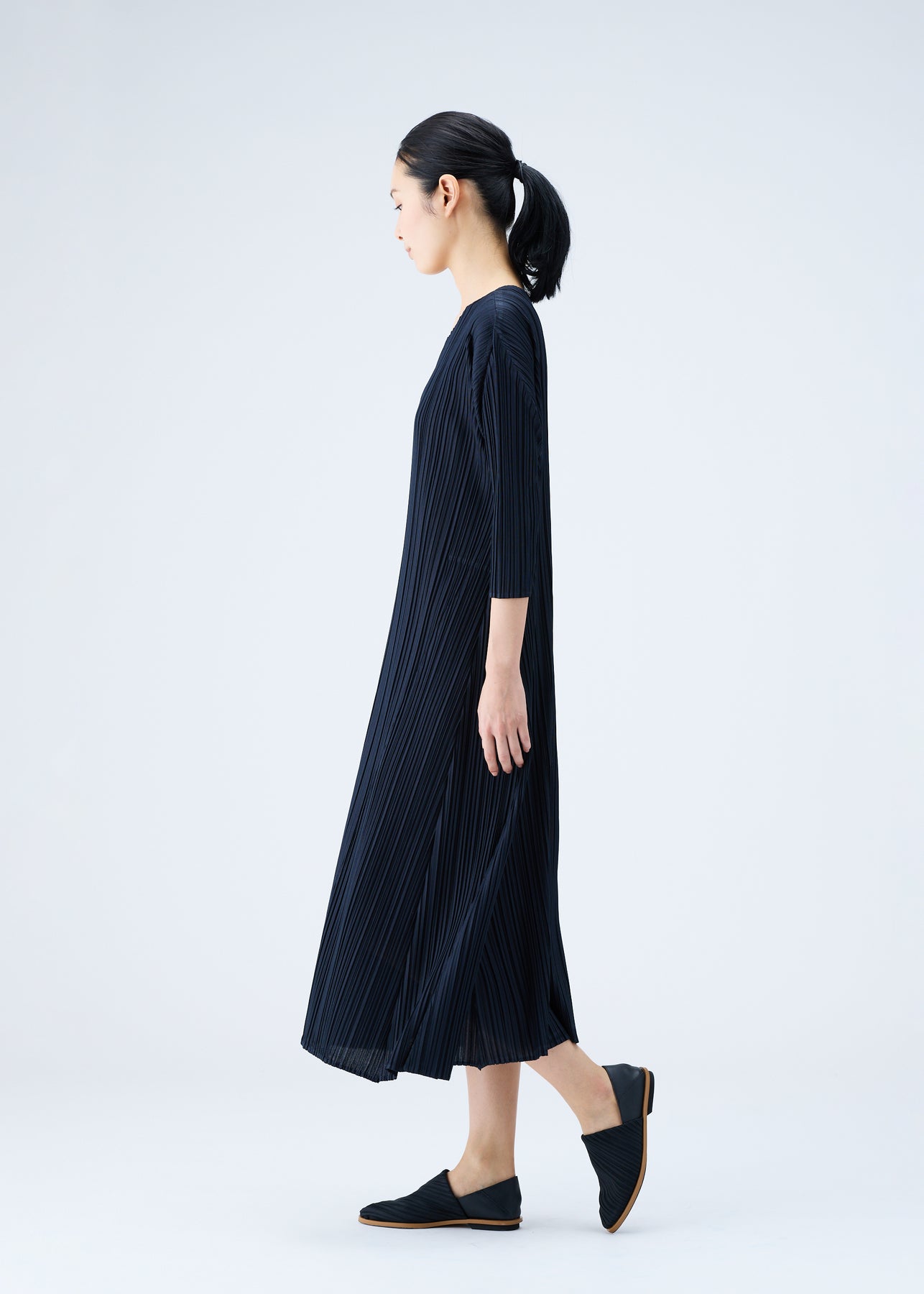 MELLOW PLEATS DRESS | The official ISSEY MIYAKE ONLINE STORE