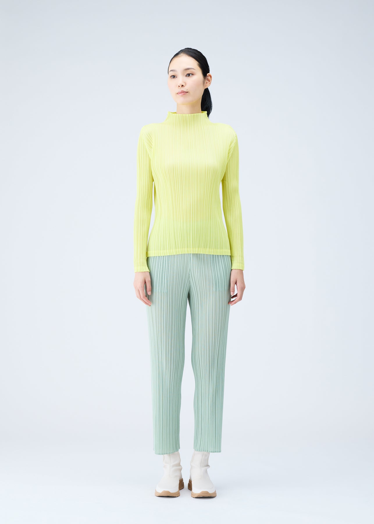 MONTHLY COLORS : NOVEMBER TOP | The official ISSEY MIYAKE ONLINE 