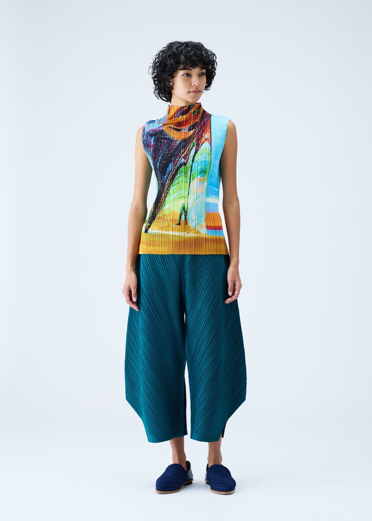 TROPICAL WINTER TOP | The official ISSEY MIYAKE ONLINE STORE