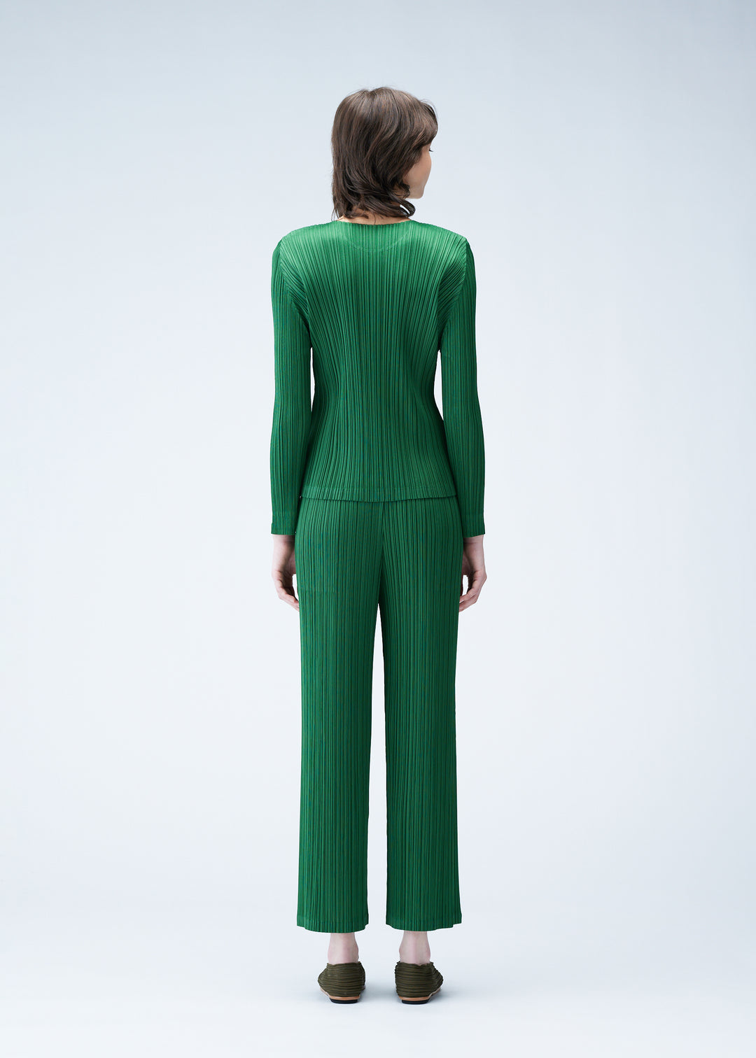 MONTHLY COLORS : FEBRUARY TOP | The official ISSEY MIYAKE ONLINE 